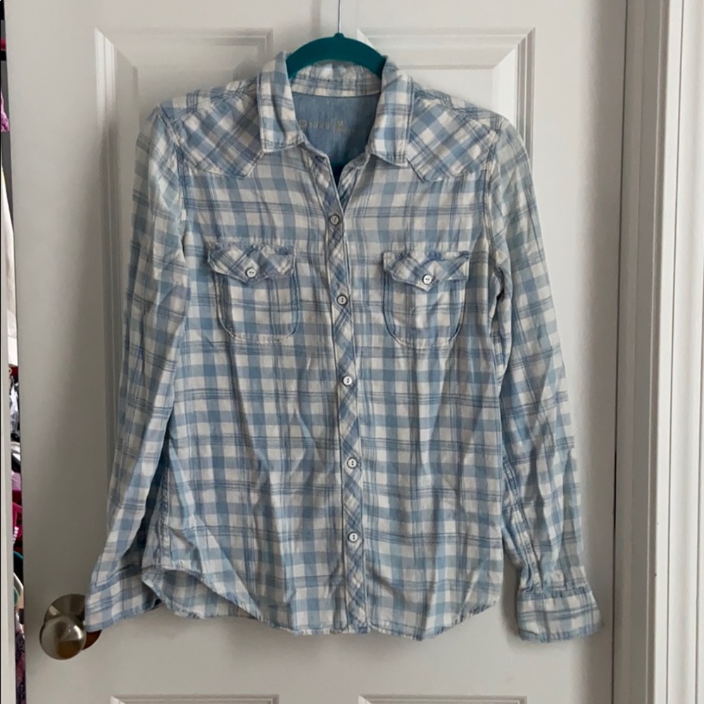 Gap button up gingham chambray shirt